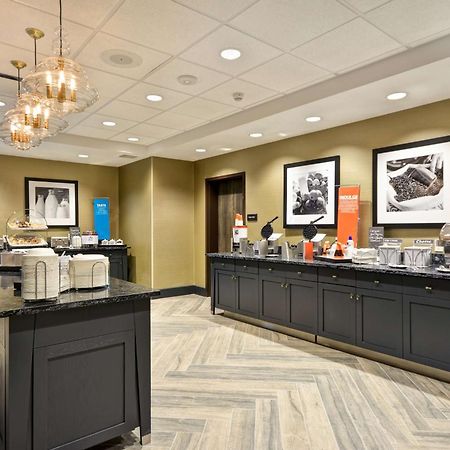 Hampton Inn & Suites Detroit/Воррен Екстер'єр фото