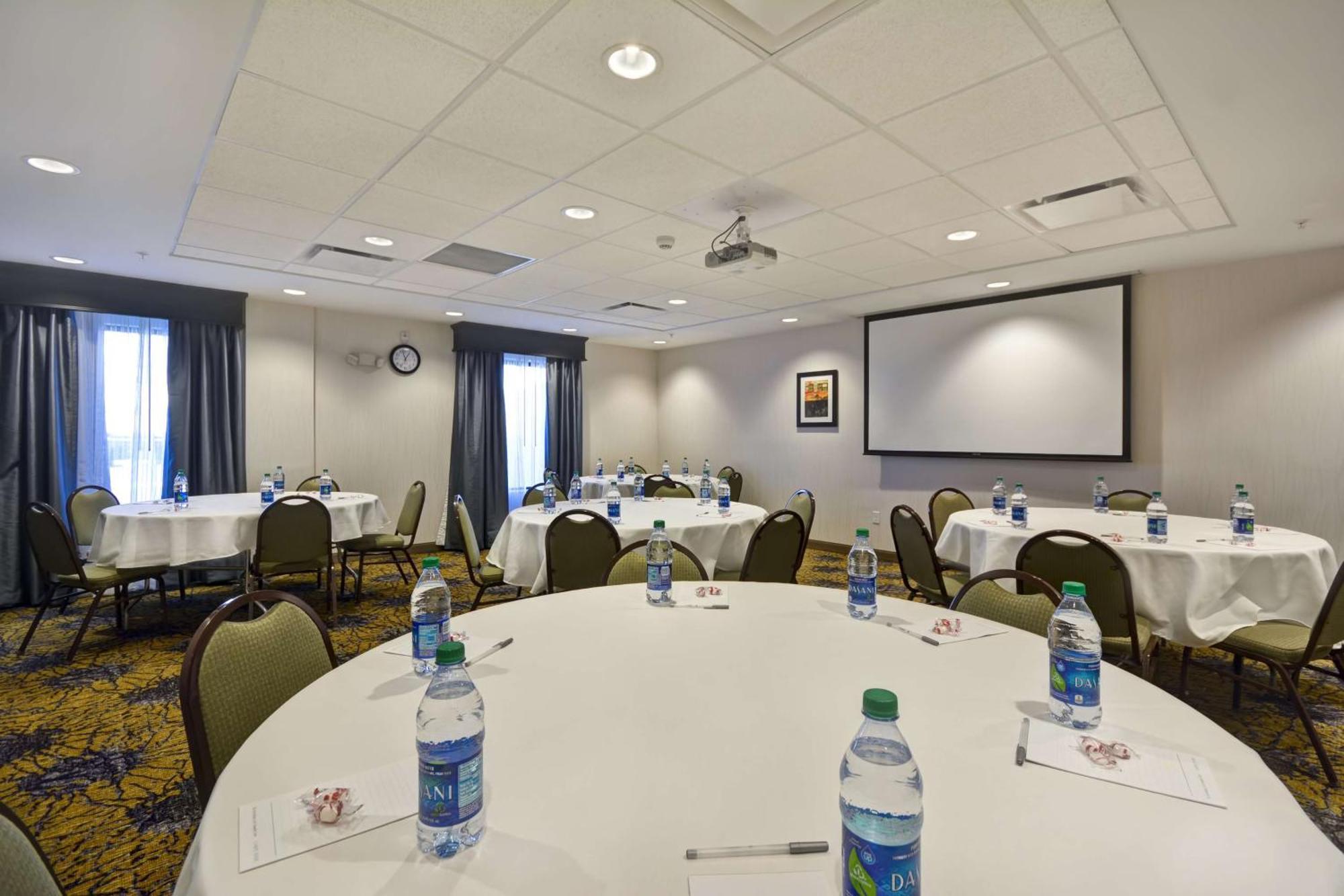 Hampton Inn & Suites Detroit/Воррен Екстер'єр фото