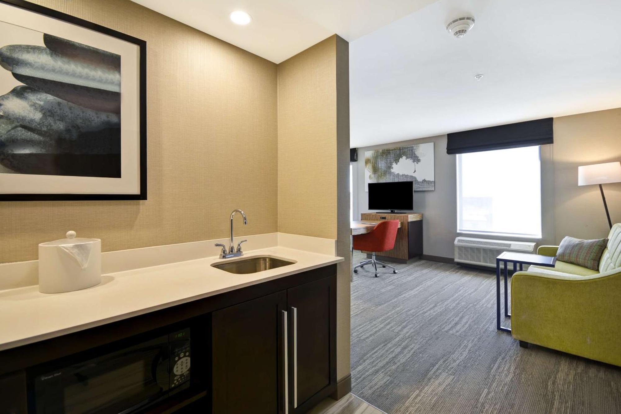 Hampton Inn & Suites Detroit/Воррен Екстер'єр фото