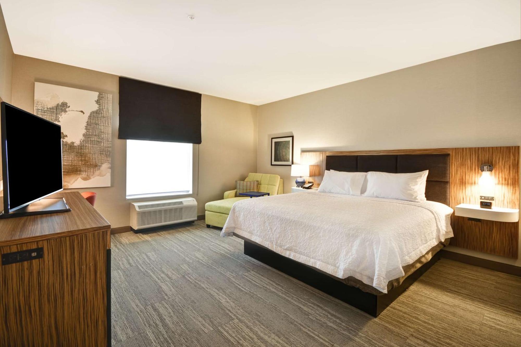 Hampton Inn & Suites Detroit/Воррен Екстер'єр фото