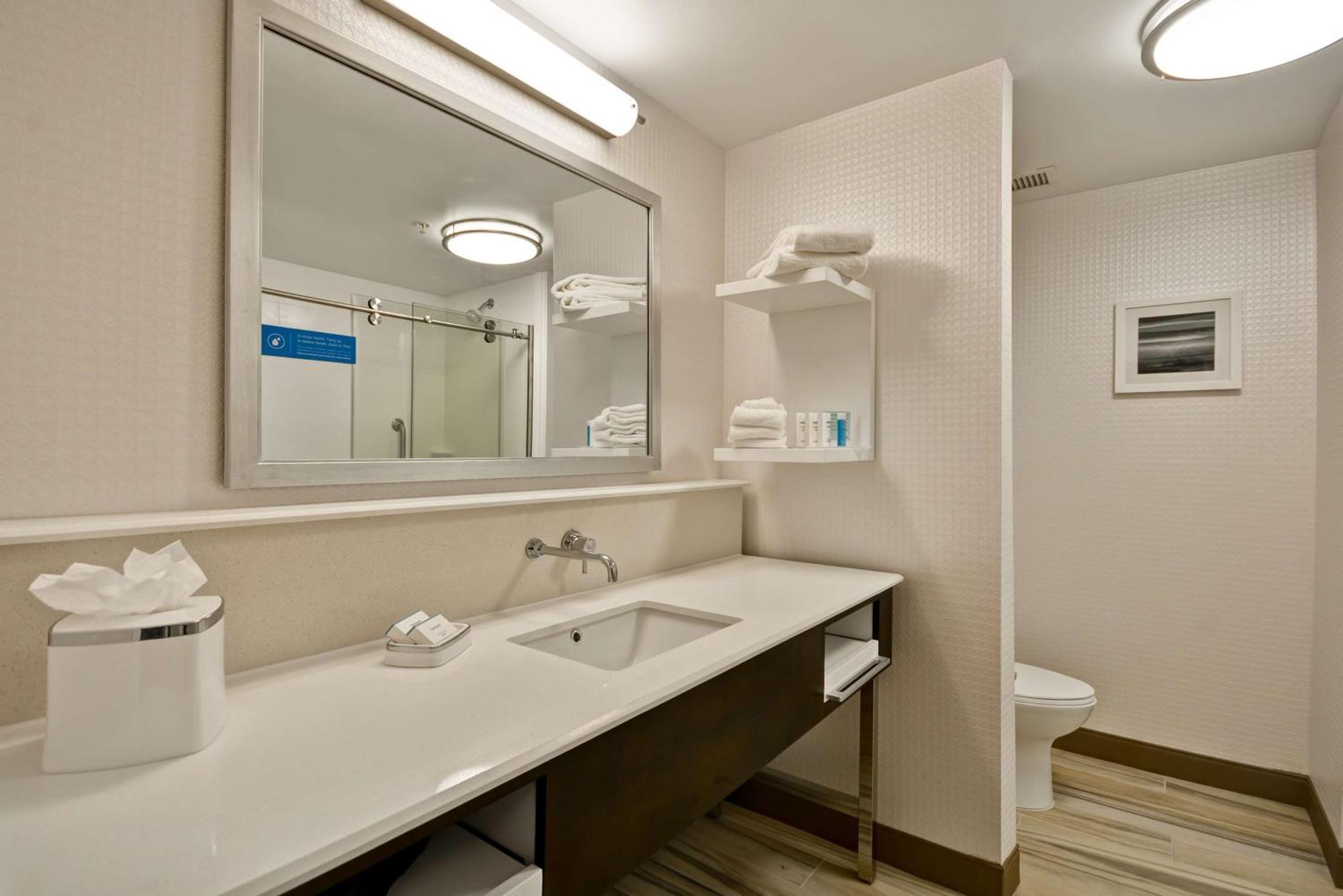 Hampton Inn & Suites Detroit/Воррен Екстер'єр фото